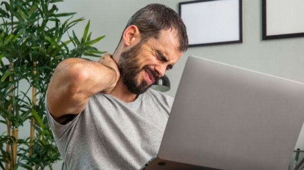 Dolore alla cervicale: il sollievo con la massoterapia e i trattamenti osteopatici 2021-09-Riccardo-Rota-Dolore-Cervicale-Benefici-Osteopatia-Massoterapia